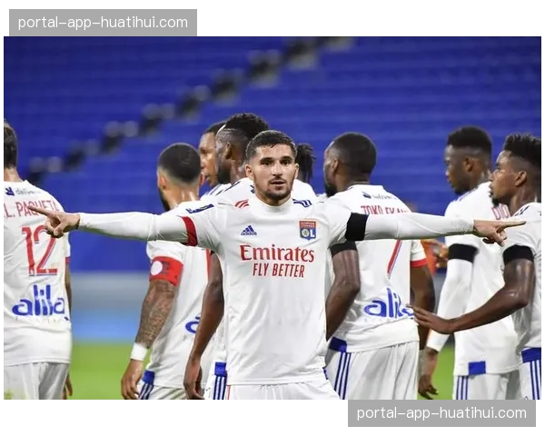 半场数据：马赛VS里昂，双方合计完成28次攻防转换